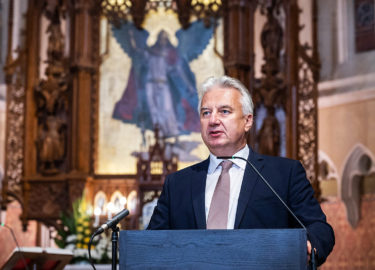 Semjén Zsolt beszél soproni Szent Mihály-templom újraszentelésén. Fotó Botár Gergely.
