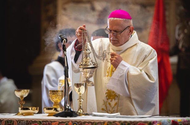 Berta Tibor dandártábornok katonai ordináriussá szentelése április 10-én, szombaton, a budapesti Szent István Bazilikában. (Fotó: Kismartoni Mátyás/honvedelem.hu)